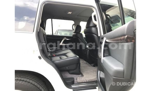 Buy Import Toyota Land Cruiser White Car in Import - Dubai in Ashanti Buy Import Toyota Land Cruiser White Car in Import - Dubai in Ashanti
