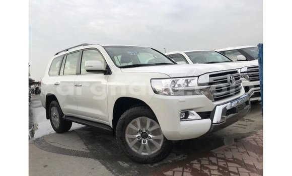 Sayi Imported Toyota Land Cruiser White Mota in Import - Dubai a Ashanti Sayi Imported Toyota Land Cruiser White Mota in Import - Dubai a Ashanti