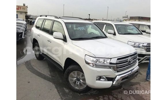 Sayi Imported Toyota Land Cruiser White Mota in Import - Dubai a Ashanti Sayi Imported Toyota Land Cruiser White Mota in Import - Dubai a Ashanti