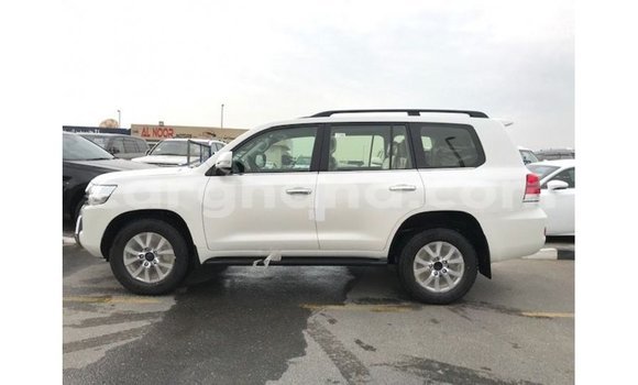Sayi Imported Toyota Land Cruiser White Mota in Import - Dubai a Ashanti Sayi Imported Toyota Land Cruiser White Mota in Import - Dubai a Ashanti