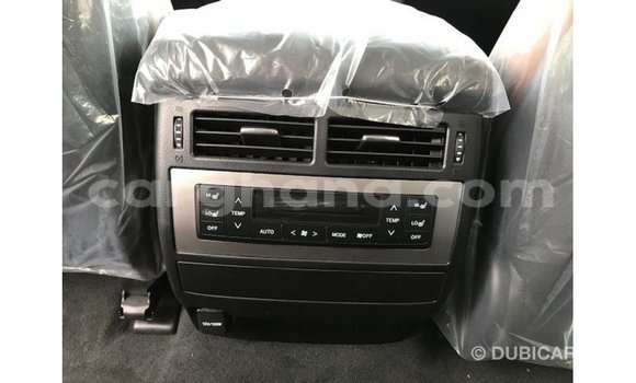 Sayi Imported Toyota Land Cruiser White Mota in Import - Dubai a Ashanti Sayi Imported Toyota Land Cruiser White Mota in Import - Dubai a Ashanti