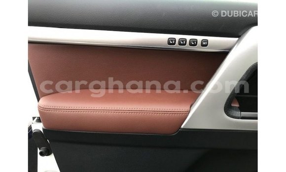 Sayi Imported Toyota Land Cruiser White Mota in Import - Dubai a Ashanti Sayi Imported Toyota Land Cruiser White Mota in Import - Dubai a Ashanti