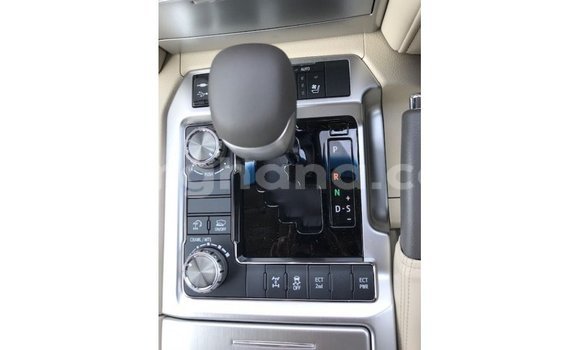 Buy Import Toyota Land Cruiser White Car in Import - Dubai in Ashanti Buy Import Toyota Land Cruiser White Car in Import - Dubai in Ashanti