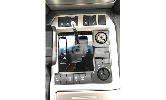 Sayi Imported Toyota Land Cruiser White Mota in Import - Dubai a Ashanti Sayi Imported Toyota Land Cruiser White Mota in Import - Dubai a Ashanti