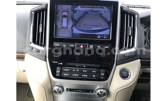 Buy Import Toyota Land Cruiser White Car in Import - Dubai in Ashanti Buy Import Toyota Land Cruiser White Car in Import - Dubai in Ashanti