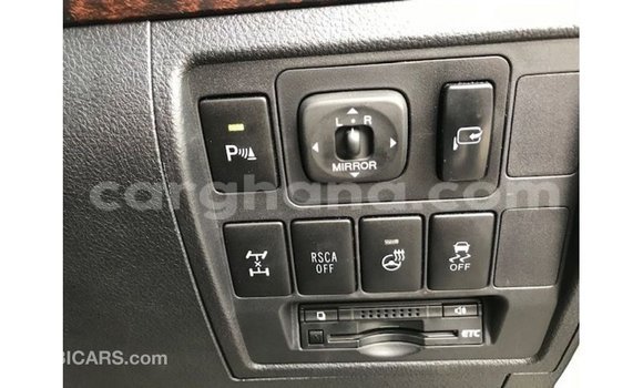 Buy Import Toyota Land Cruiser White Car in Import - Dubai in Ashanti Buy Import Toyota Land Cruiser White Car in Import - Dubai in Ashanti