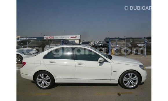 Sayi Imported Mercedes‒Benz 200 White Mota in Import - Dubai a Ashanti Sayi Imported Mercedes‒Benz 200 White Mota in Import - Dubai a Ashanti