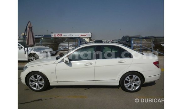 Sayi Imported Mercedes‒Benz 200 White Mota in Import - Dubai a Ashanti Sayi Imported Mercedes‒Benz 200 White Mota in Import - Dubai a Ashanti