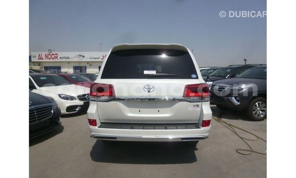 Ra Imported Toyota Land Cruiser funfun Ọkọ̀ in Import - Dubai ni Ashanti Ra Imported Toyota Land Cruiser funfun Ọkọ̀ in Import - Dubai ni Ashanti