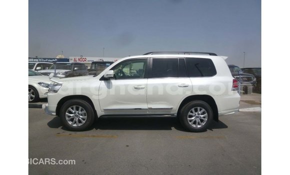 Ra Imported Toyota Land Cruiser funfun Ọkọ̀ in Import - Dubai ni Ashanti Ra Imported Toyota Land Cruiser funfun Ọkọ̀ in Import - Dubai ni Ashanti