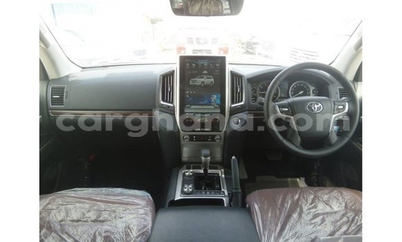 Buy Import Toyota Land Cruiser White Car in Import - Dubai in Ashanti Buy Import Toyota Land Cruiser White Car in Import - Dubai in Ashanti