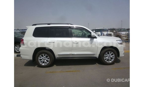 Buy Import Toyota Land Cruiser White Car in Import - Dubai in Ashanti Buy Import Toyota Land Cruiser White Car in Import - Dubai in Ashanti