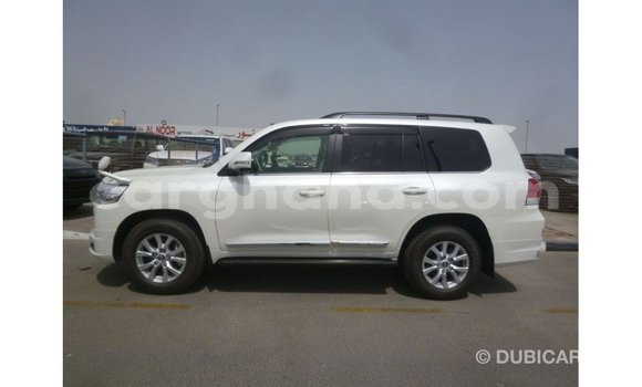 Buy Import Toyota Land Cruiser White Car in Import - Dubai in Ashanti Buy Import Toyota Land Cruiser White Car in Import - Dubai in Ashanti