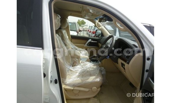 Ra Imported Toyota Land Cruiser funfun Ọkọ̀ in Import - Dubai ni Ashanti Ra Imported Toyota Land Cruiser funfun Ọkọ̀ in Import - Dubai ni Ashanti