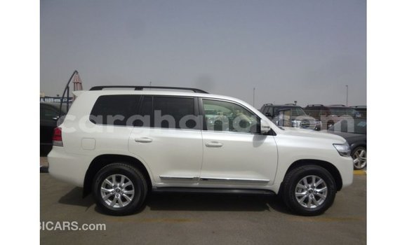 Ra Imported Toyota Land Cruiser funfun Ọkọ̀ in Import - Dubai ni Ashanti Ra Imported Toyota Land Cruiser funfun Ọkọ̀ in Import - Dubai ni Ashanti