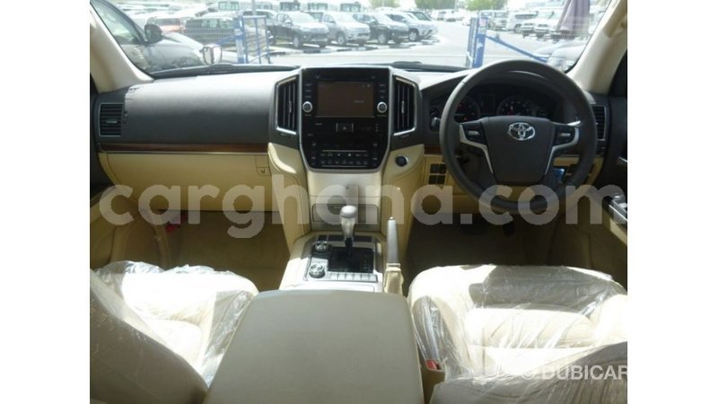 Big with watermark toyota land cruiser ashanti import dubai 21218