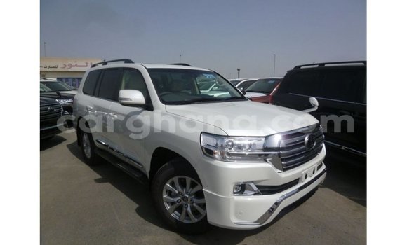 Buy Import Toyota Land Cruiser White Car in Import - Dubai in Ashanti Buy Import Toyota Land Cruiser White Car in Import - Dubai in Ashanti