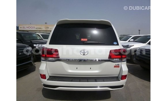 Buy Import Toyota Land Cruiser White Car in Import - Dubai in Ashanti Buy Import Toyota Land Cruiser White Car in Import - Dubai in Ashanti