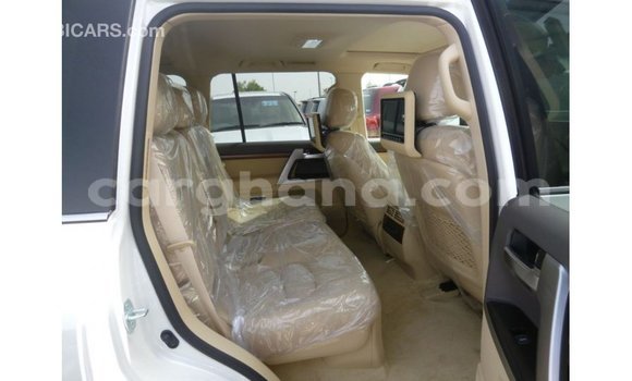 Buy Import Toyota Land Cruiser White Car in Import - Dubai in Ashanti Buy Import Toyota Land Cruiser White Car in Import - Dubai in Ashanti