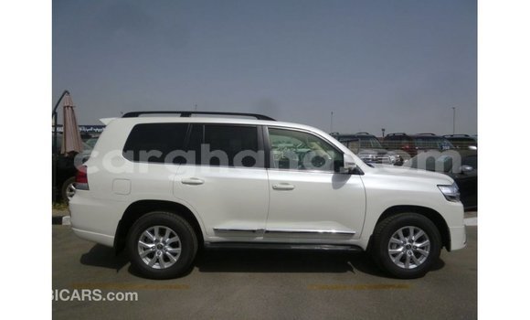 Buy Import Toyota Land Cruiser White Car in Import - Dubai in Ashanti Buy Import Toyota Land Cruiser White Car in Import - Dubai in Ashanti