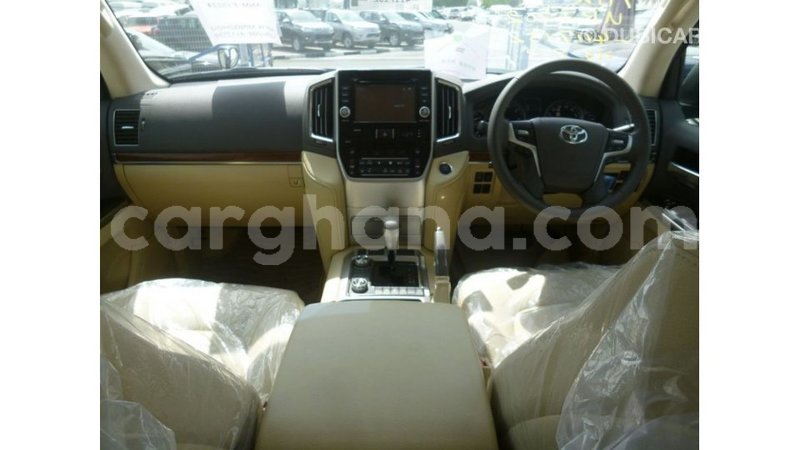 Big with watermark toyota land cruiser ashanti import dubai 21226