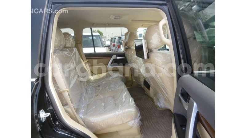 Big with watermark toyota land cruiser ashanti import dubai 21226