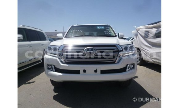 Buy Import Toyota Land Cruiser White Car in Import - Dubai in Ashanti Buy Import Toyota Land Cruiser White Car in Import - Dubai in Ashanti