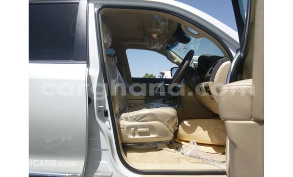 Buy Import Toyota Land Cruiser White Car in Import - Dubai in Ashanti Buy Import Toyota Land Cruiser White Car in Import - Dubai in Ashanti