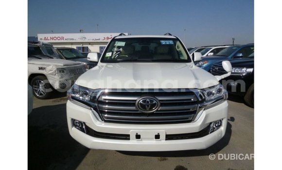 Buy Import Toyota Land Cruiser White Car in Import - Dubai in Ashanti Buy Import Toyota Land Cruiser White Car in Import - Dubai in Ashanti
