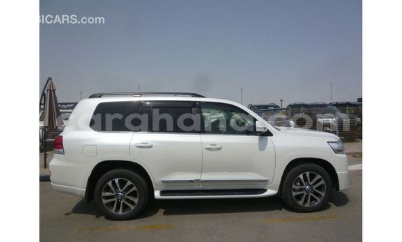 Ra Imported Toyota Land Cruiser funfun Ọkọ̀ in Import - Dubai ni Ashanti Ra Imported Toyota Land Cruiser funfun Ọkọ̀ in Import - Dubai ni Ashanti