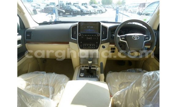 Buy Import Toyota Land Cruiser White Car in Import - Dubai in Ashanti Buy Import Toyota Land Cruiser White Car in Import - Dubai in Ashanti