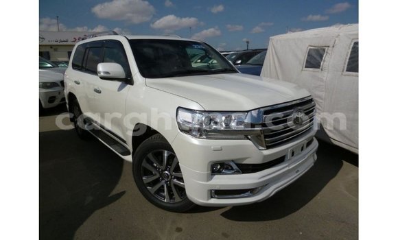 Sayi Imported Toyota Land Cruiser White Mota in Import - Dubai a Ashanti Sayi Imported Toyota Land Cruiser White Mota in Import - Dubai a Ashanti