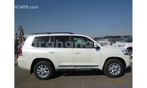 Buy Import Toyota Land Cruiser White Car in Import - Dubai in Ashanti Buy Import Toyota Land Cruiser White Car in Import - Dubai in Ashanti