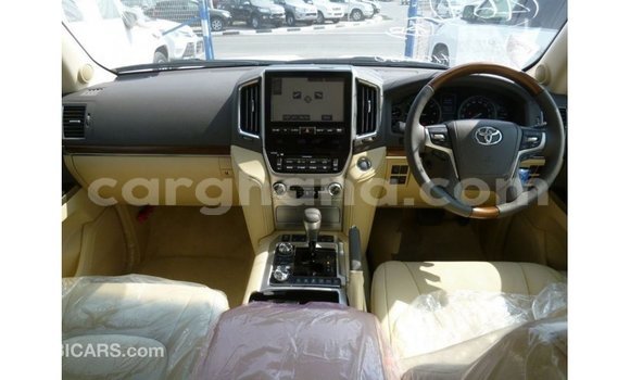 Ra Imported Toyota Land Cruiser funfun Ọkọ̀ in Import - Dubai ni Ashanti Ra Imported Toyota Land Cruiser funfun Ọkọ̀ in Import - Dubai ni Ashanti