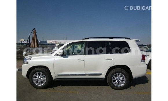 Buy Import Toyota Land Cruiser White Car in Import - Dubai in Ashanti Buy Import Toyota Land Cruiser White Car in Import - Dubai in Ashanti