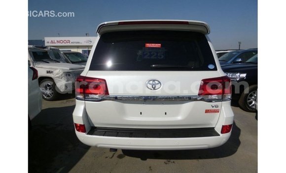 Buy Import Toyota Land Cruiser White Car in Import - Dubai in Ashanti Buy Import Toyota Land Cruiser White Car in Import - Dubai in Ashanti