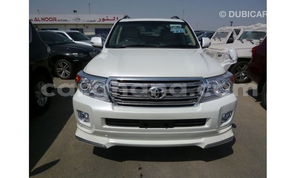 Buy Import Toyota Land Cruiser White Car in Import - Dubai in Ashanti Buy Import Toyota Land Cruiser White Car in Import - Dubai in Ashanti