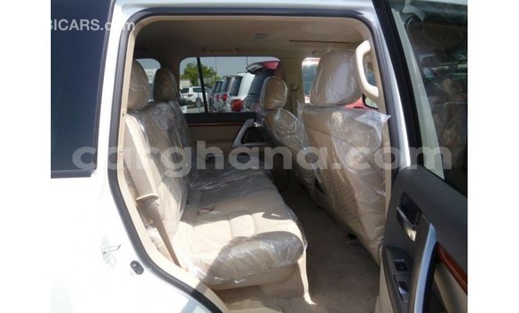 Buy Import Toyota Land Cruiser White Car in Import - Dubai in Ashanti Buy Import Toyota Land Cruiser White Car in Import - Dubai in Ashanti