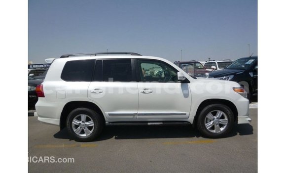 Buy Import Toyota Land Cruiser White Car in Import - Dubai in Ashanti Buy Import Toyota Land Cruiser White Car in Import - Dubai in Ashanti