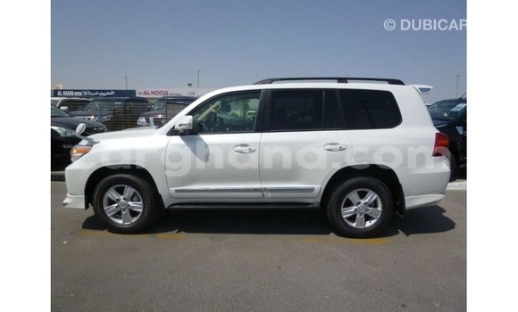 Buy Import Toyota Land Cruiser White Car in Import - Dubai in Ashanti Buy Import Toyota Land Cruiser White Car in Import - Dubai in Ashanti