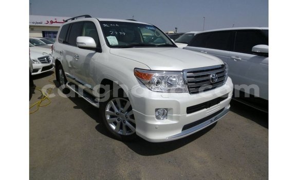 Buy Import Toyota Land Cruiser White Car in Import - Dubai in Ashanti Buy Import Toyota Land Cruiser White Car in Import - Dubai in Ashanti
