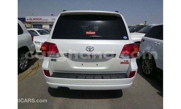 Buy Import Toyota Land Cruiser White Car in Import - Dubai in Ashanti Buy Import Toyota Land Cruiser White Car in Import - Dubai in Ashanti