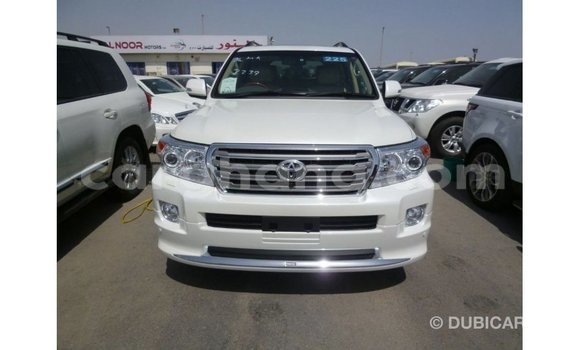 Buy Import Toyota Land Cruiser White Car in Import - Dubai in Ashanti Buy Import Toyota Land Cruiser White Car in Import - Dubai in Ashanti