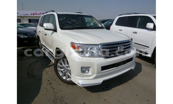 Sayi Imported Toyota Land Cruiser White Mota in Import - Dubai a Ashanti Sayi Imported Toyota Land Cruiser White Mota in Import - Dubai a Ashanti