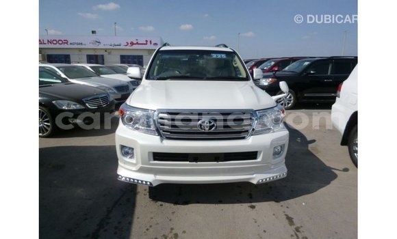 Buy Import Toyota Land Cruiser White Car in Import - Dubai in Ashanti Buy Import Toyota Land Cruiser White Car in Import - Dubai in Ashanti