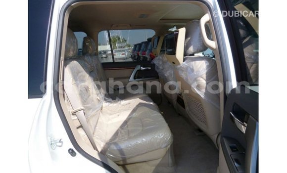 Buy Import Toyota Land Cruiser White Car in Import - Dubai in Ashanti Buy Import Toyota Land Cruiser White Car in Import - Dubai in Ashanti