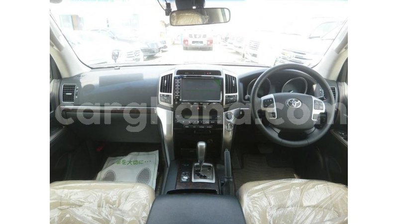 Big with watermark toyota land cruiser ashanti import dubai 21244