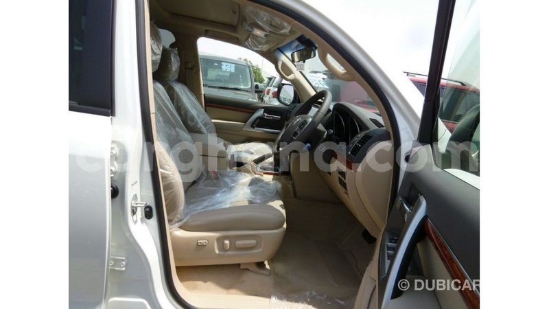 Big with watermark toyota land cruiser ashanti import dubai 21243