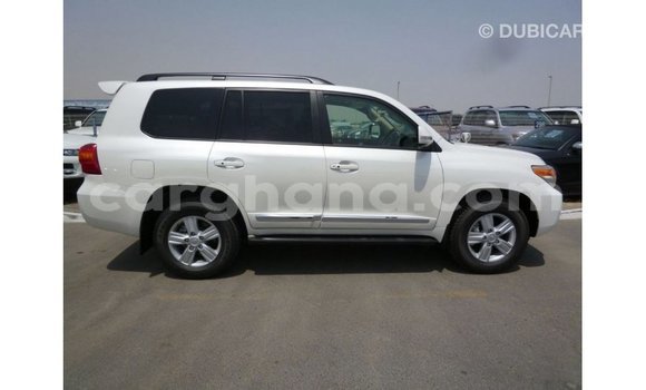 Sayi Imported Toyota Land Cruiser White Mota in Import - Dubai a Ashanti Sayi Imported Toyota Land Cruiser White Mota in Import - Dubai a Ashanti