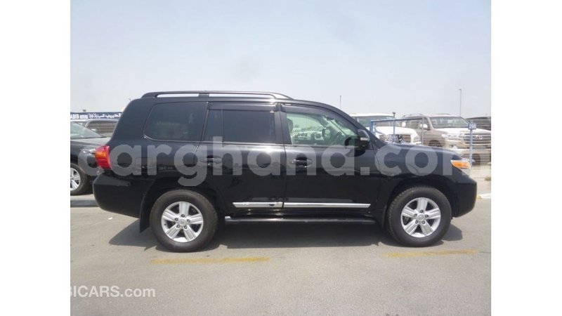 Big with watermark toyota land cruiser ashanti import dubai 21244